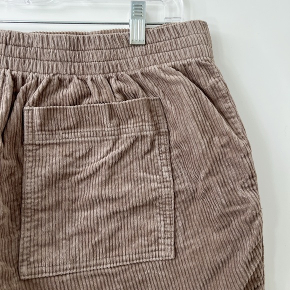 🤎 Basin + Range Brown Corduroy Shorts - RUNS LARGE - Picture 6 of 11